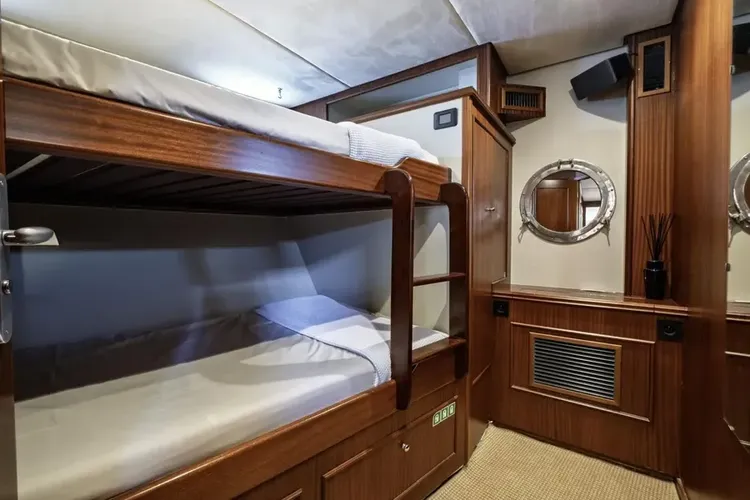 Intérieur du bateau Stalca My