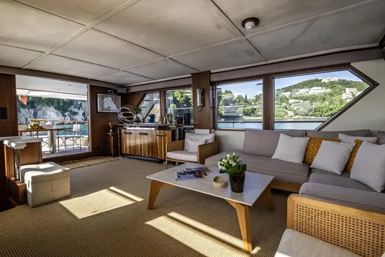 Intérieur du bateau Stalca My
