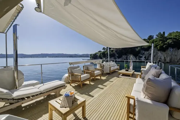 Intérieur du bateau Stalca My