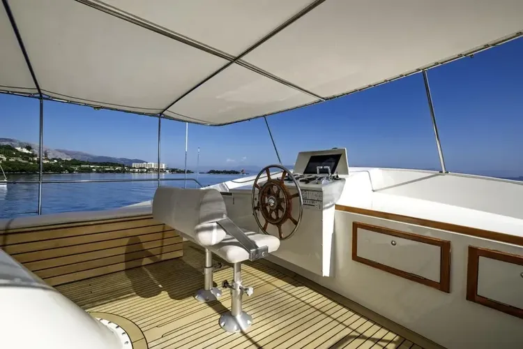 Intérieur du bateau Stalca My
