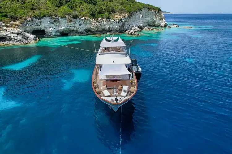 Intérieur du bateau Stalca My